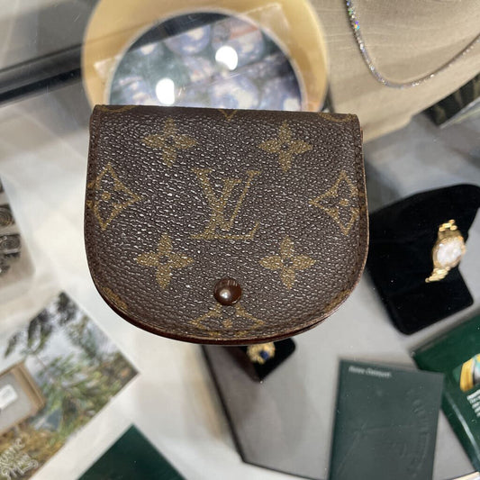 LV HALF ROUNDED COIN PURSE MONOGRAM
