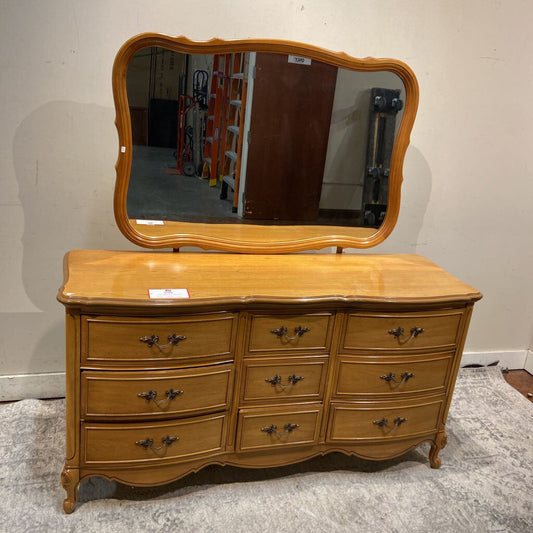 Oak Dresser W/ Mirror (LCH)