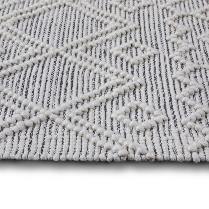 Jeffers - 8' X 10' Area Rug - Brown / Ivory