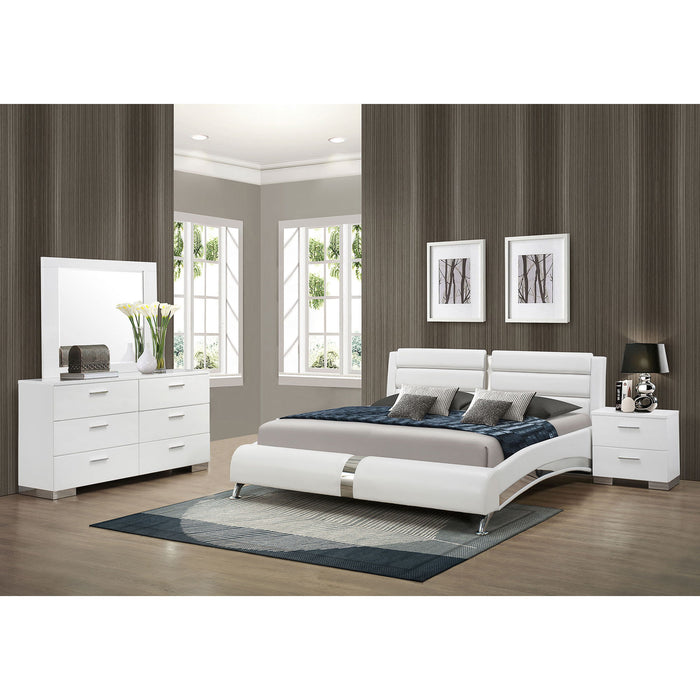 Escalon - 4 Piece Bedroom Set With Paneled Headboard Accents Upholstered - Glossy White