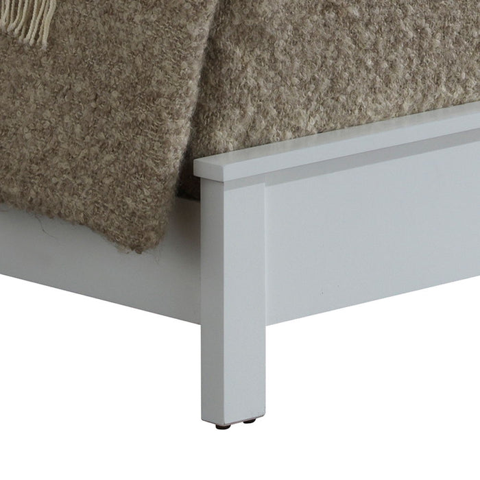 Bed With Transitional Design Stylish