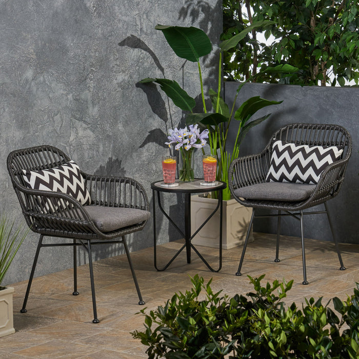 Outdoor Rattan Accent Chair With Metal Legs