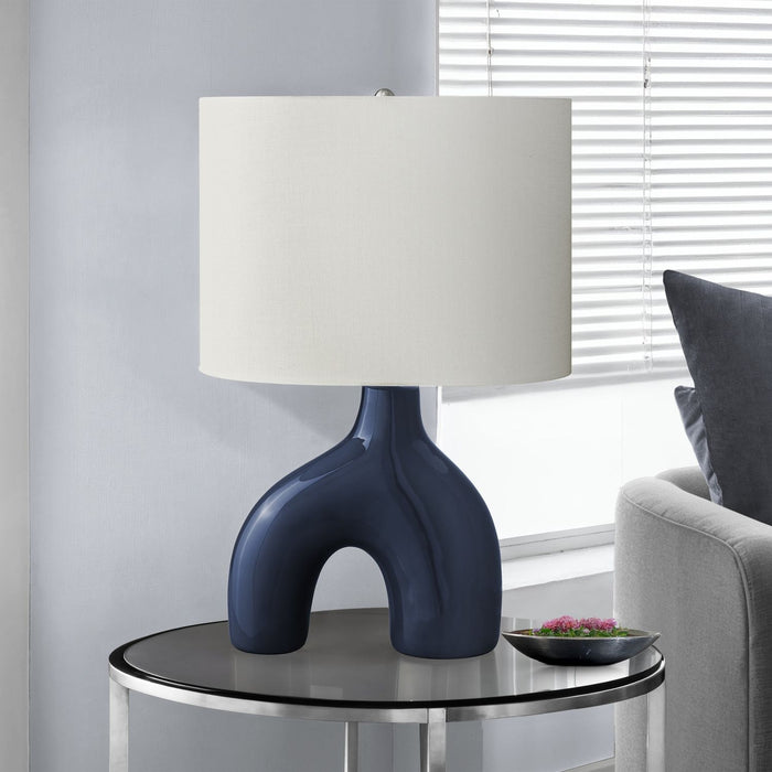 Contemporary Table Lamp With Shade