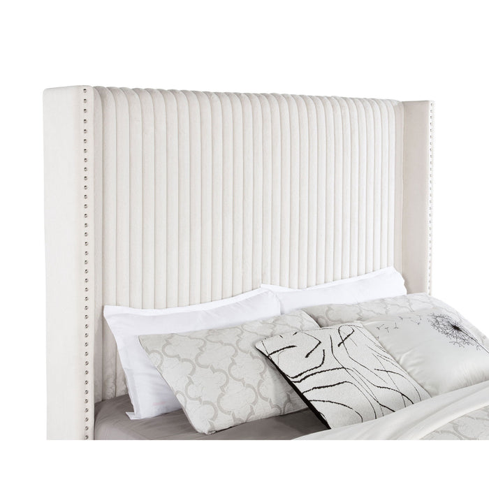 Ian - Queen Wingback Bed With Nailhead Trim And Low Footboard - Cream