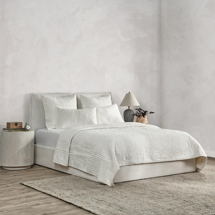 Bari - Velvet Quilt - Cloud