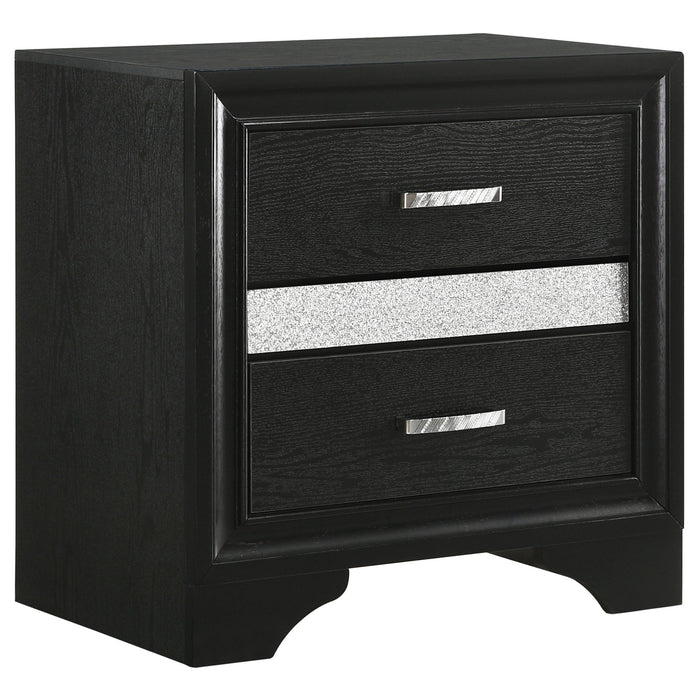 Modern Bedroom Set With Upholstered Headboard And Textured Storage