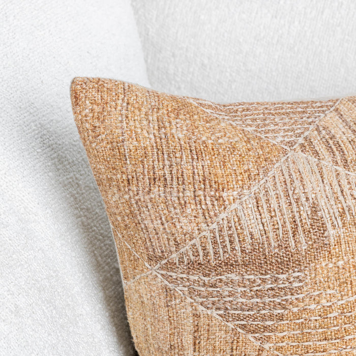 Rev - 22" x 22" LN Pillow - Caramel