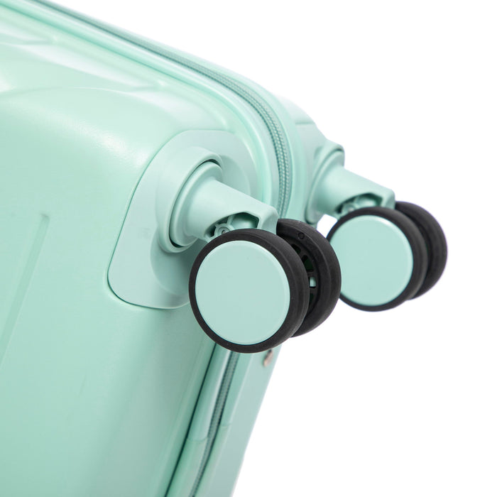Hard Shell Travel Luggage With Scratch Resistant Surface
