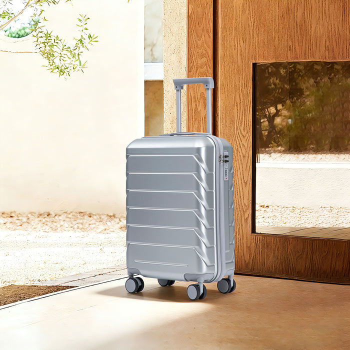 Hard Shell Travel Luggage With Scratch Resistant Surface