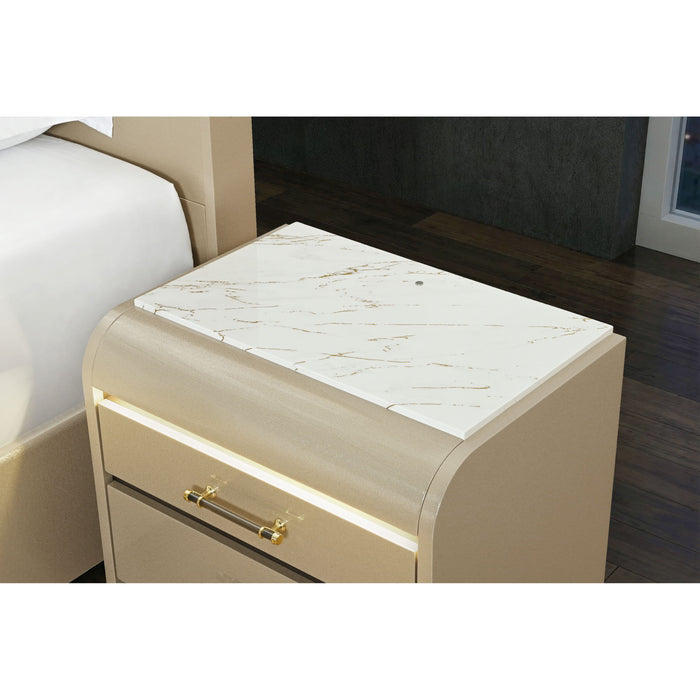 Gigi - 5 Piece Full Bedroom Set With LED Lights