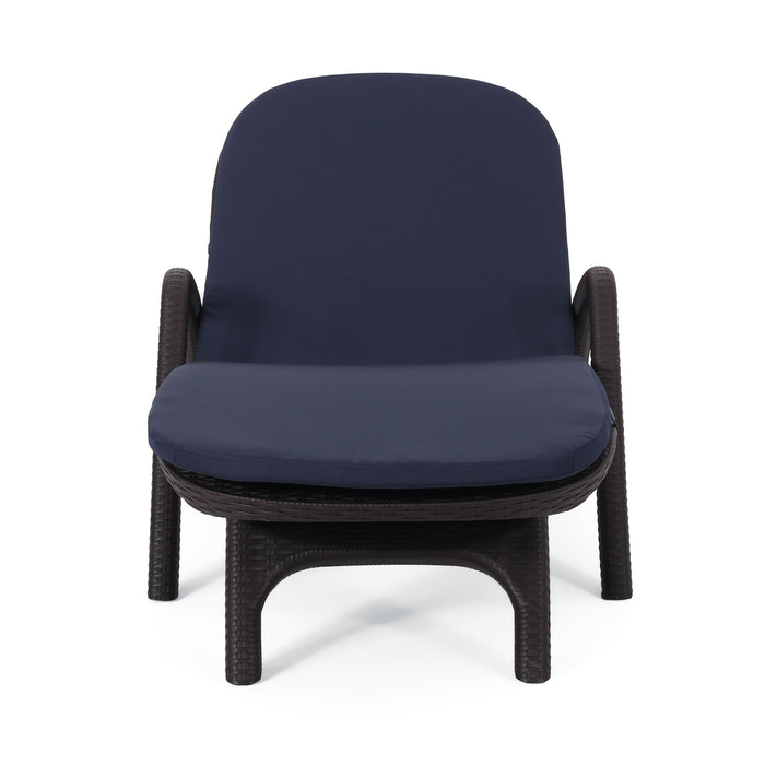 Mikael - Chaise Lounge With Cushion