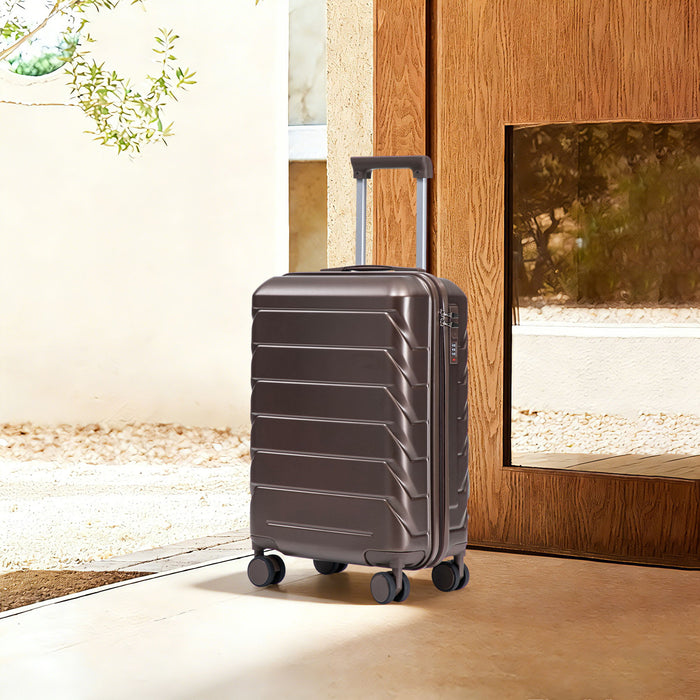 Hard Shell Travel Luggage With Scratch Resistant Surface