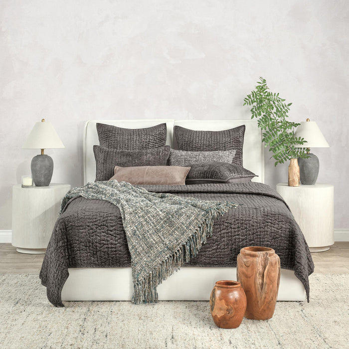 Bari - Velvet Quilt Set