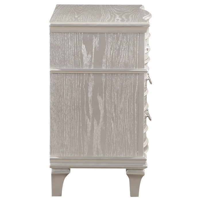 Evangeline - 3 Drawer Nightstand - Oak
