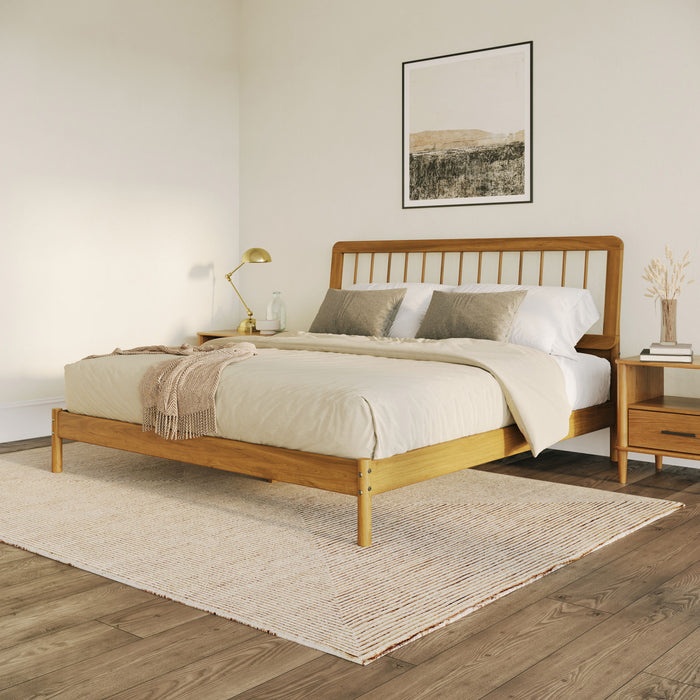 King Spindle Bed Modern - Caramel