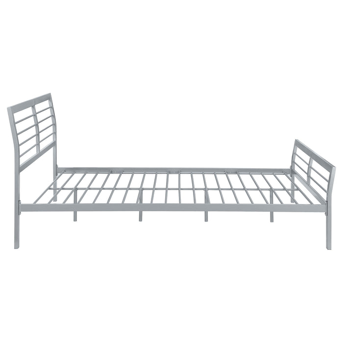Fielding - Queen Bed With Clean Design - Silver
