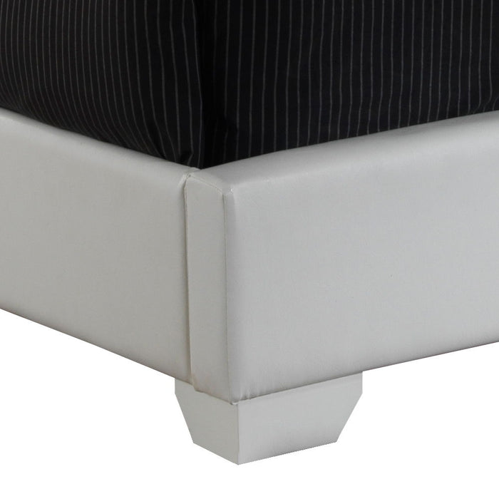 Elegant Platform Bed For Relaxed Spaces