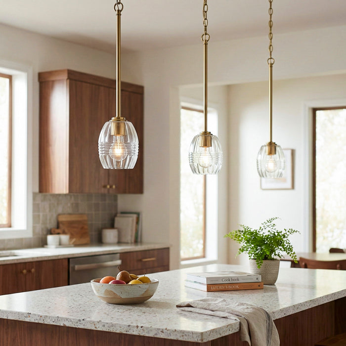 Vista - Single Pendant Chain Hanging Light - Clear / Gold