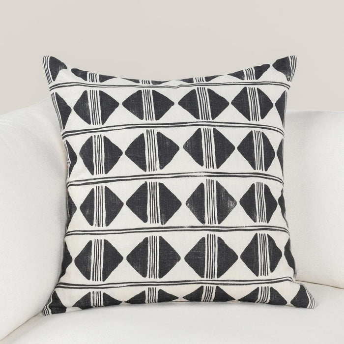 Nubia - 22" x 22" Pillow - Black / White