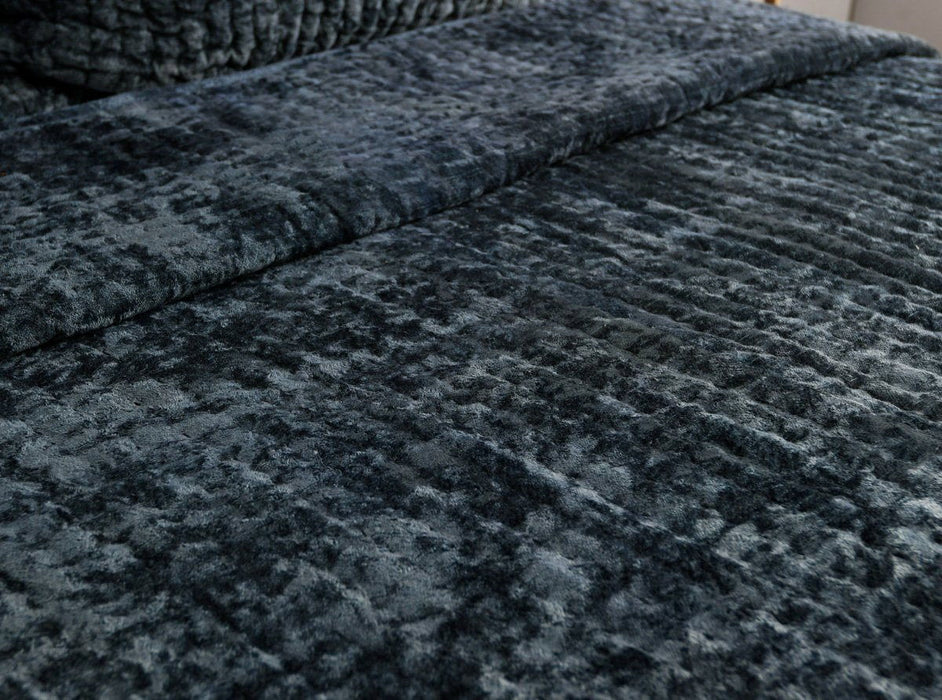 Bari - Velvet Quilt Collection