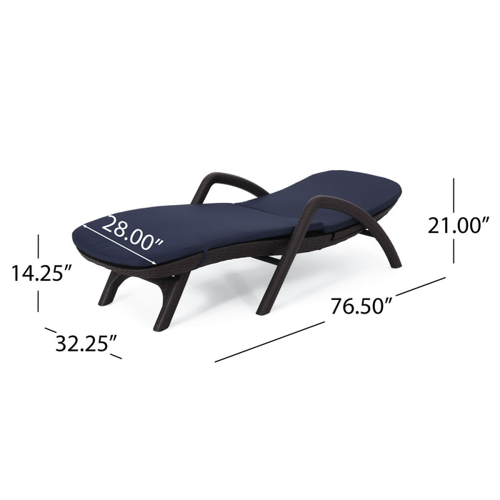 Mikael - Chaise Lounge With Cushion