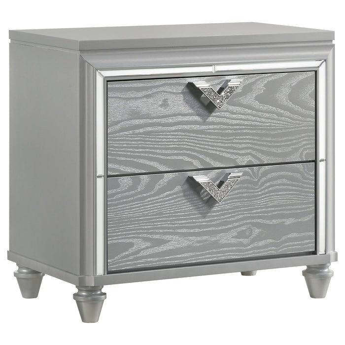 Delacroix - 2 Drawer Nightstand With Felt Lined Top Drawer - Silver