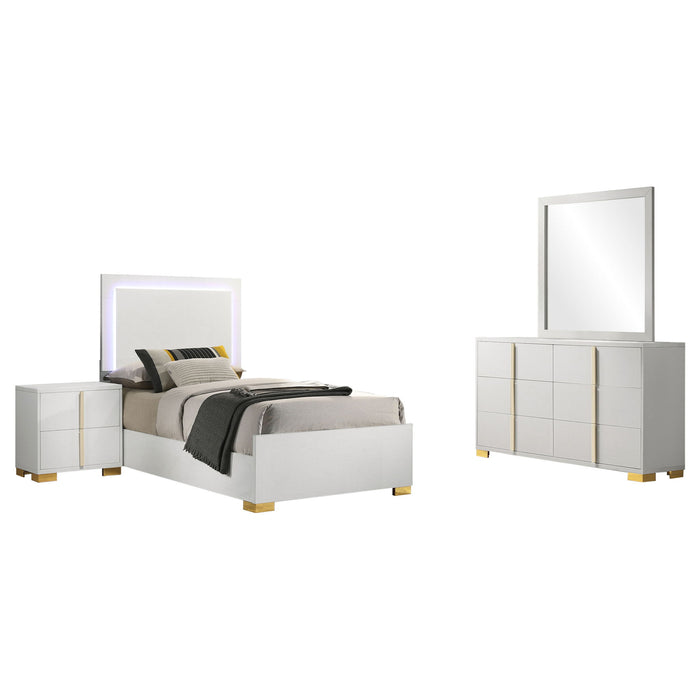 Bedroom Set With Accents