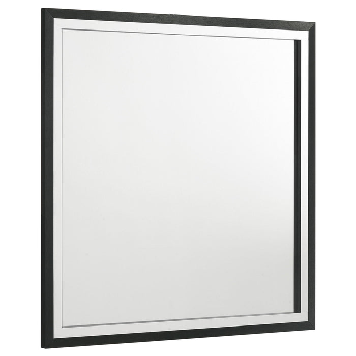 Malcolm - Bedroom Set With Wingback Design