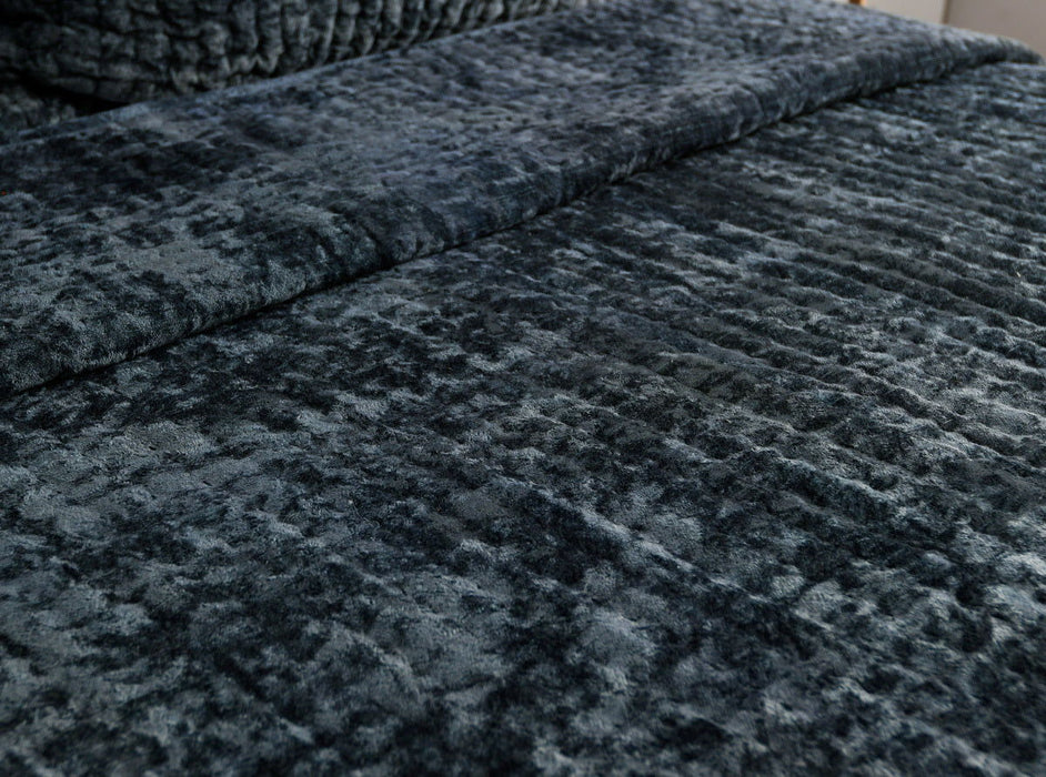 Bari - Velvet Quilt Collection