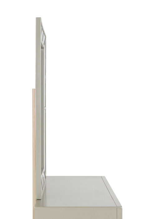 Elegant Contemporary Mirror