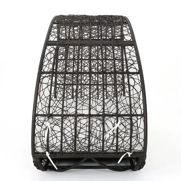 Abigal - Outdoor Wicker Daybed With Cushion