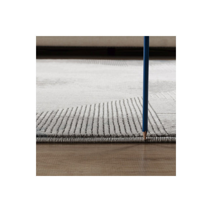 Geometrix - 5'3" X 7'3" Area Rug With Geometric, 3D Effect - Gray / Ivory