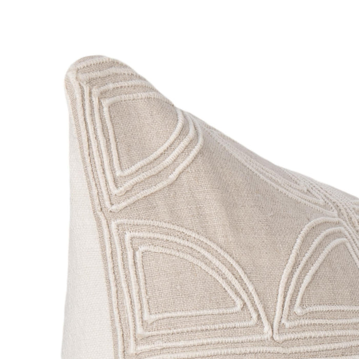 Elea - 22" x 22" Pillow