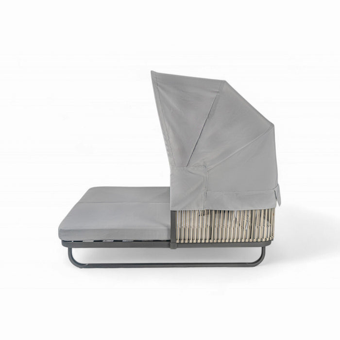 Outdoor Patio Rattan Daybed With Detachable Pillows