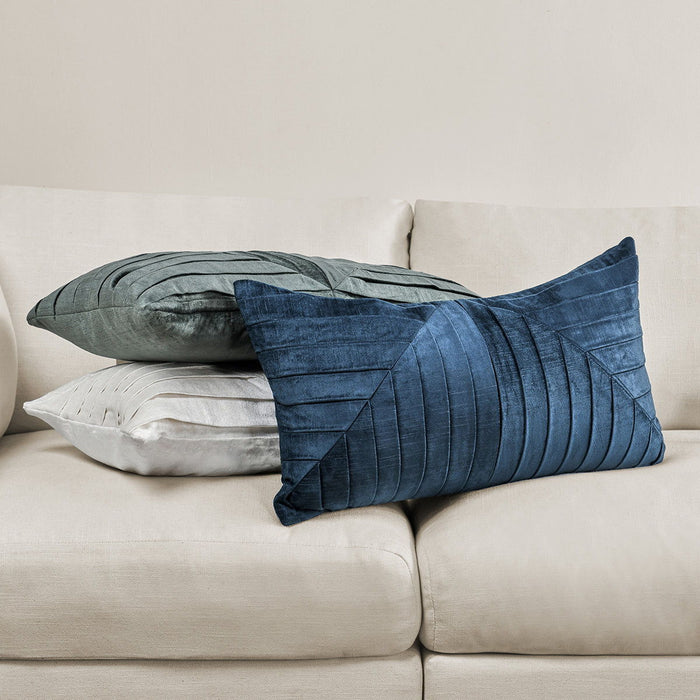 Aubry - DV Pillow