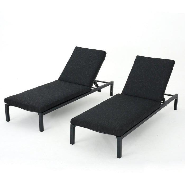 Modern Chaise Lounge With Wate Resistant Fabric Cushions
