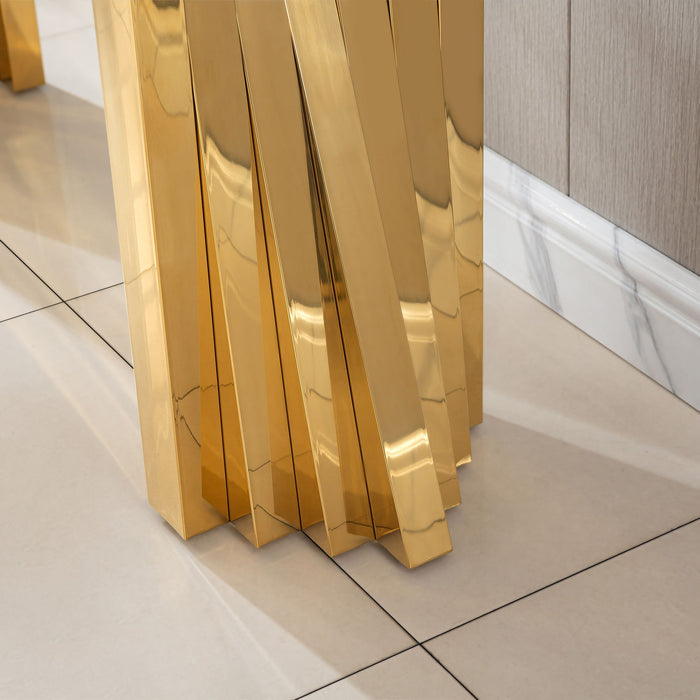 Table With Twisted Fan Shaped Legs
