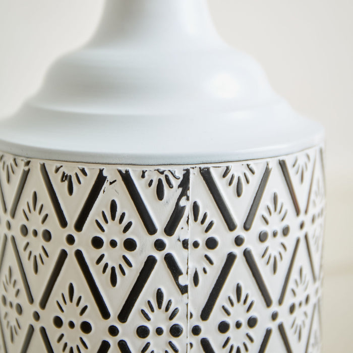 Modern Floor Vase Set Metal Vases With Geometric Pattern, 3 Piece Home Decor Set - White / Black