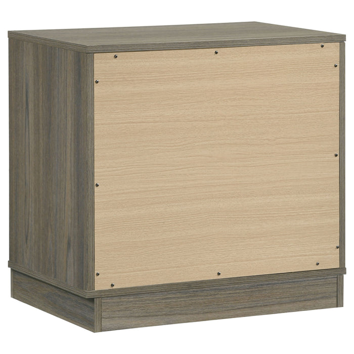 4 Piece Queen Bedroom Set With Built In Storage And Mirror - Oak