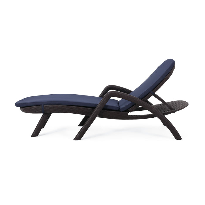 Mikael - Chaise Lounge With Cushion