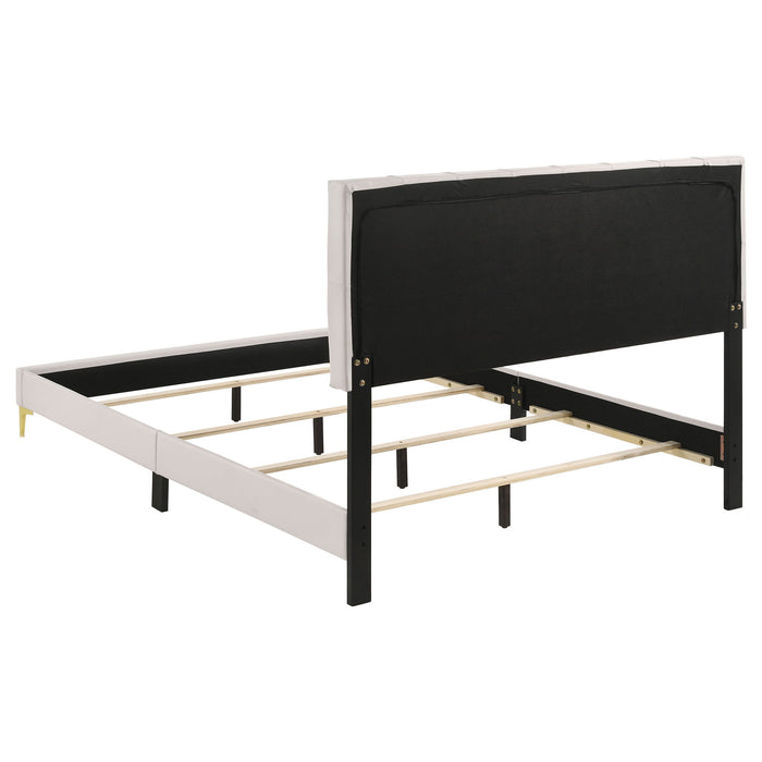 James - Panel Bed