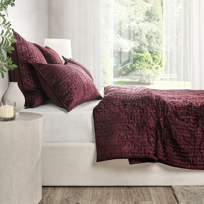 Bari - Velvet Quilt - Port
