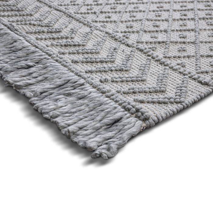 Millow - 8' X 10' Area Rug - Silver