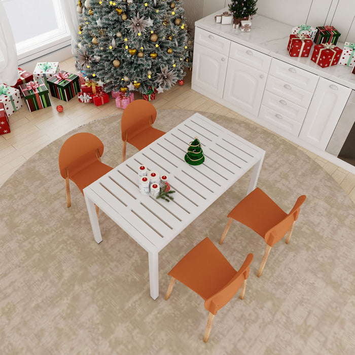 4 Piece Set Of Single Chairs With A Design Combining Modern And Traditional Elements