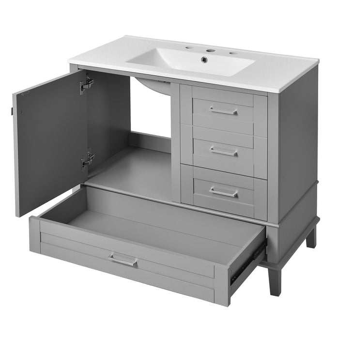 Traditional Bathroom Vanity Set With Soft Close Doors