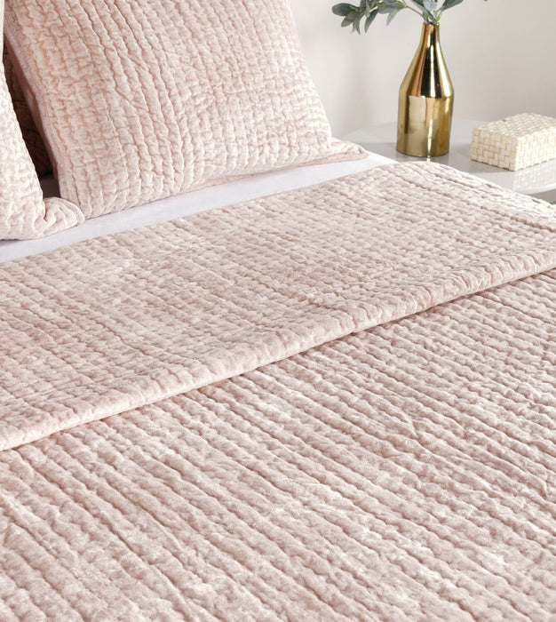 Bari - Velvet Quilt