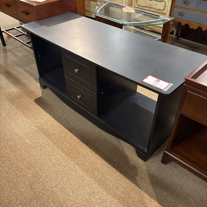 Low Black Ent Center