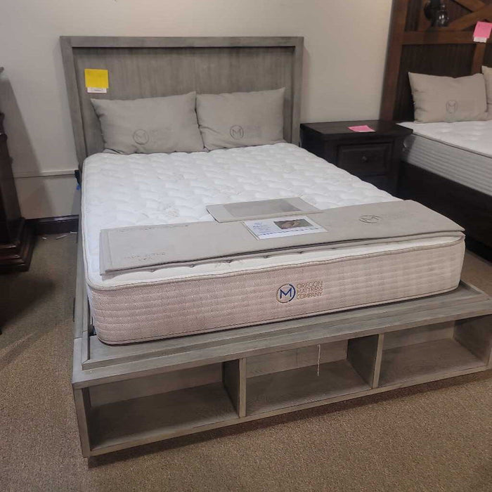 Platinum Queen Bed