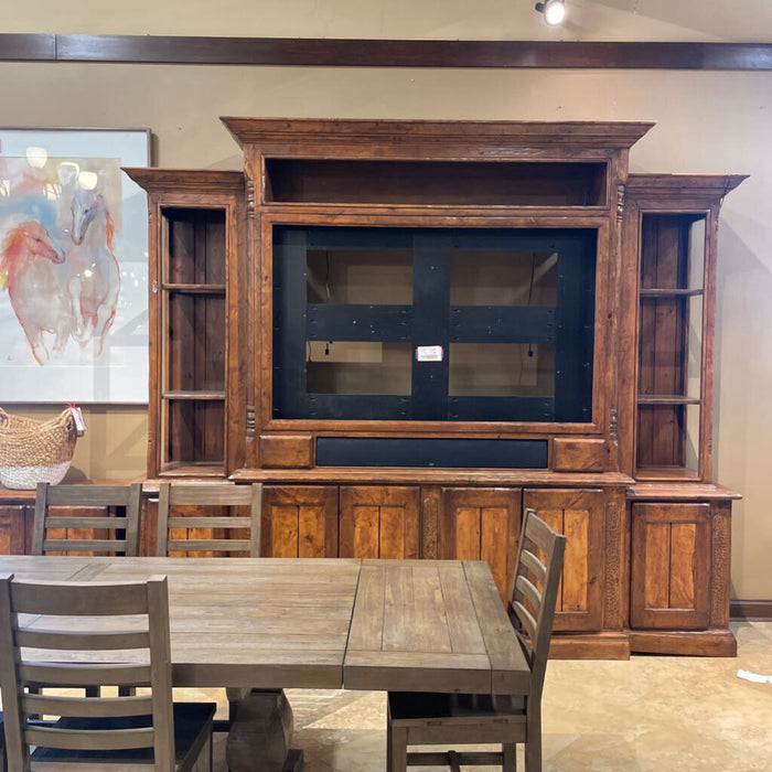 Lg Custom Ent Center