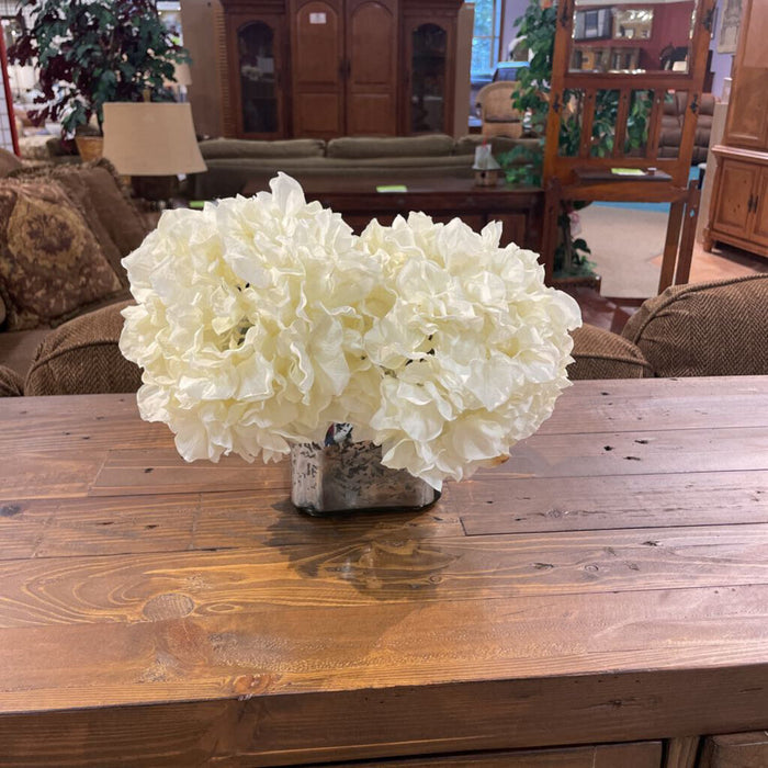 Mirrored Vase w/ White Flowers (S)